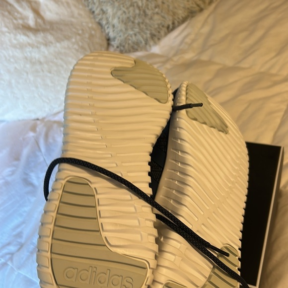 NWOT Men’s Adidas Navy Blue Sneakers - Picture 5 of 5